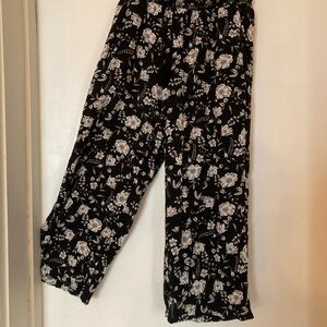Aeropostale Black and White Floral Pants